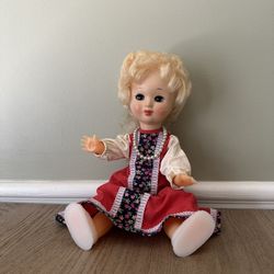 1980s Alyonushka Ivanovo Toy Factory 14-inch Vintage Russian Doll (Soviet Union)
