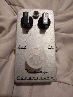 Keeley compressor guitar pedal *will trade for fender Stratocaster case*