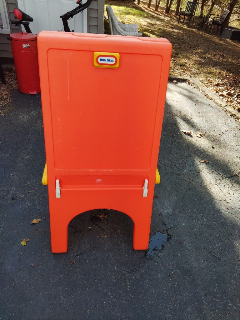 Little Tikes Easel