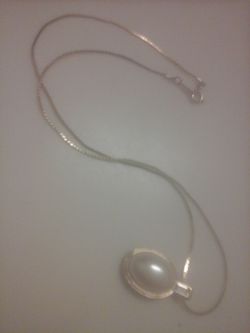 Gold necklace & pendant