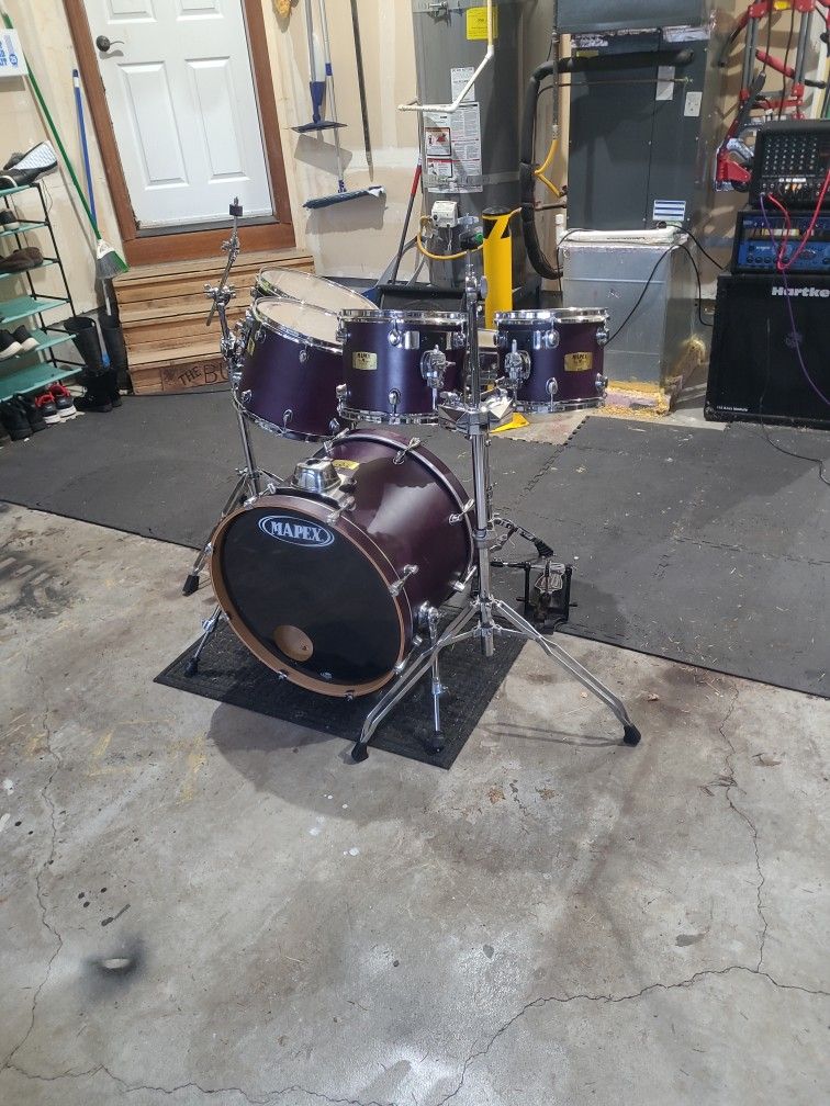 6pc Mapex drum set w/cases