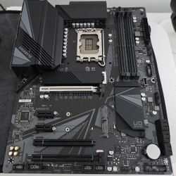 GIGABYTE Z690 UD AX DDR4 LGA 1700 ATX Motherboard WiFi 6 PCIe 5.0 Excellent Condition