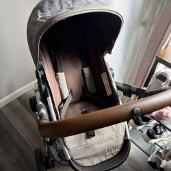 Graco Modes Nest2Grow Travel System