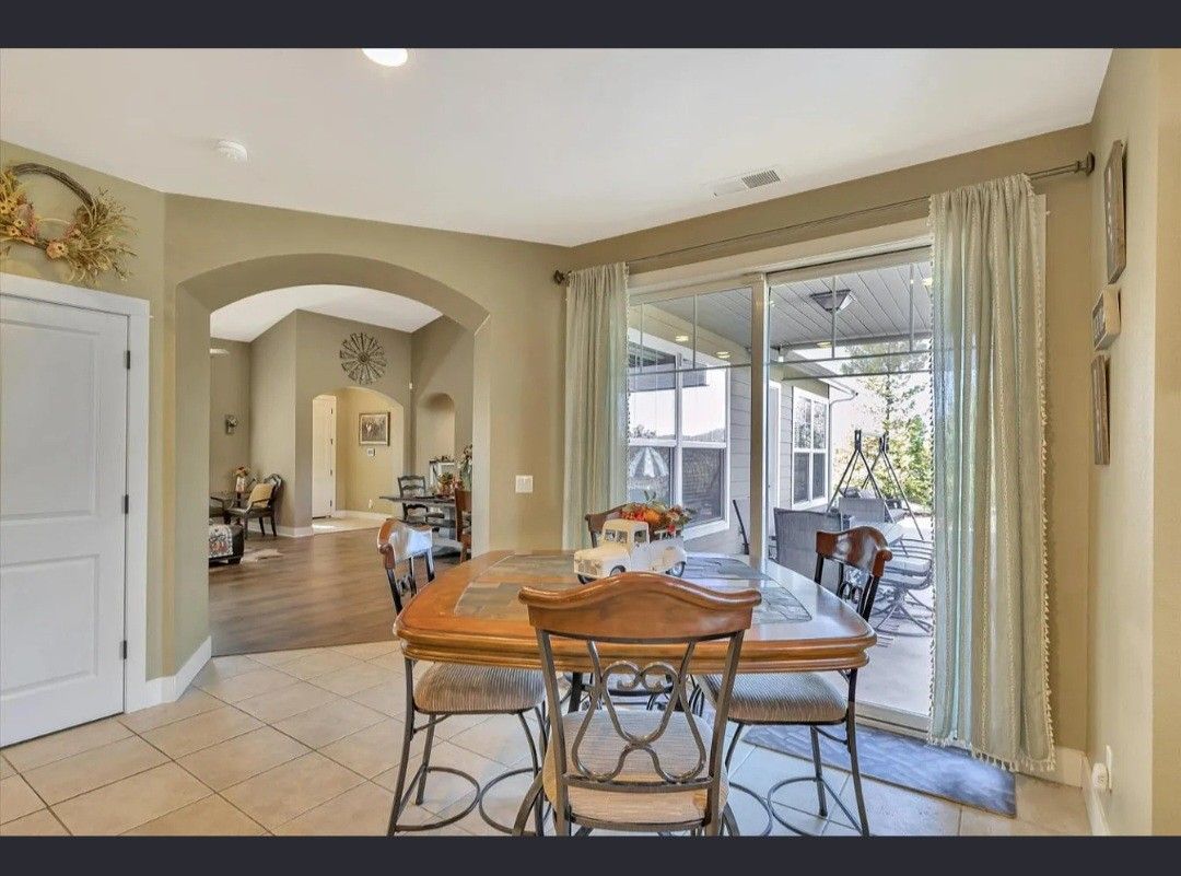 Kitchen Table And Chairs