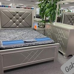 $55 Down 5 Pcs Bedroom Set Queen/King Bed Dresser Nightstand Mirror Chest Total Price 