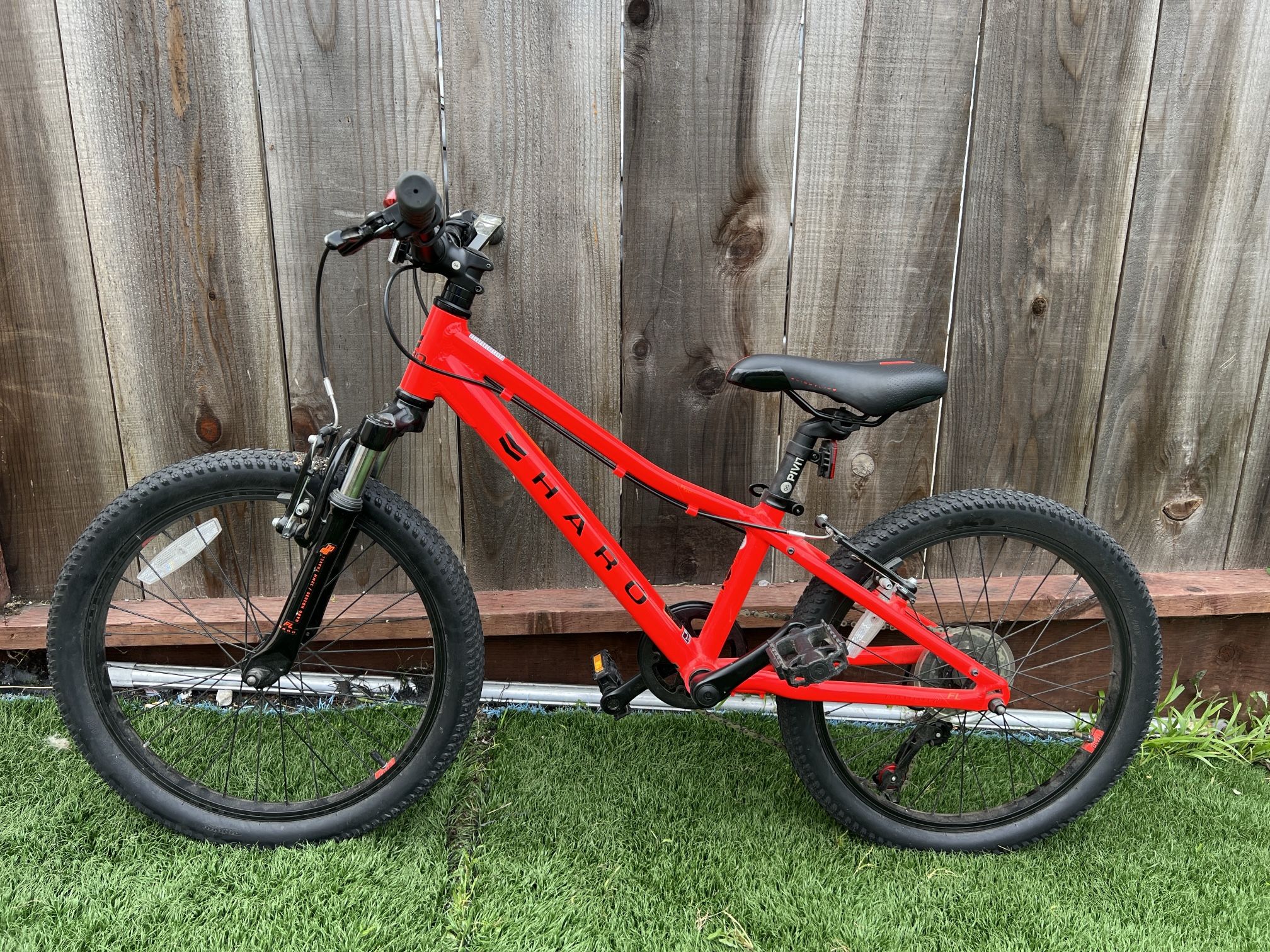 Haro Flight Line 20” Kids Mountain Bike 