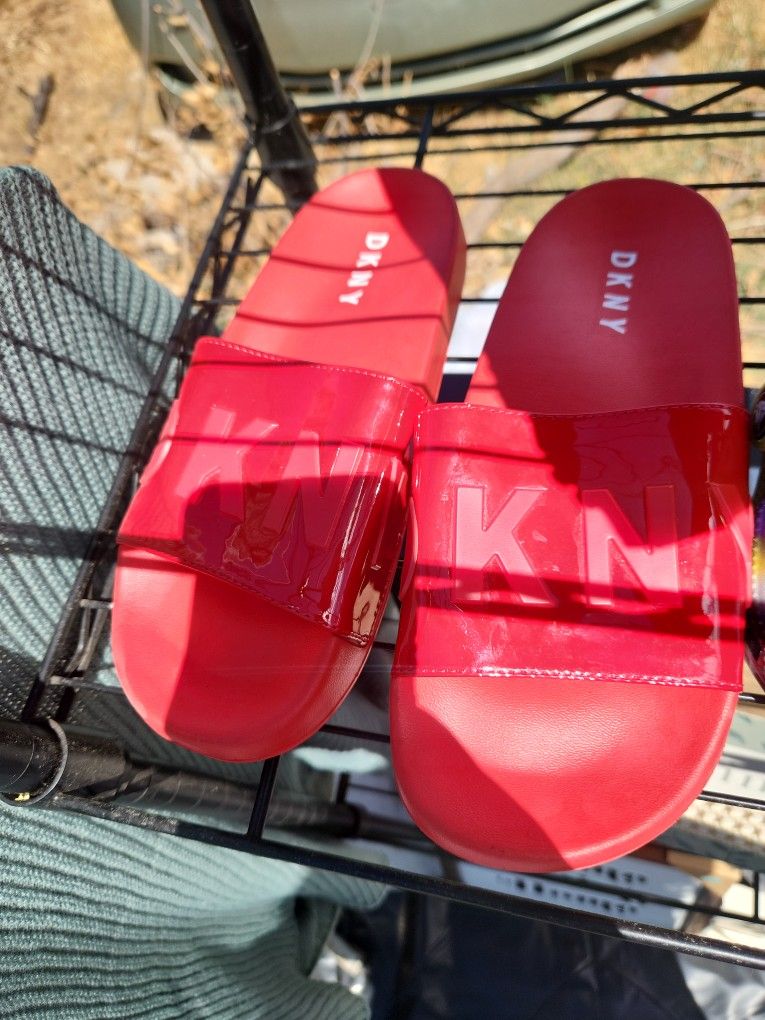 DkNY Slides