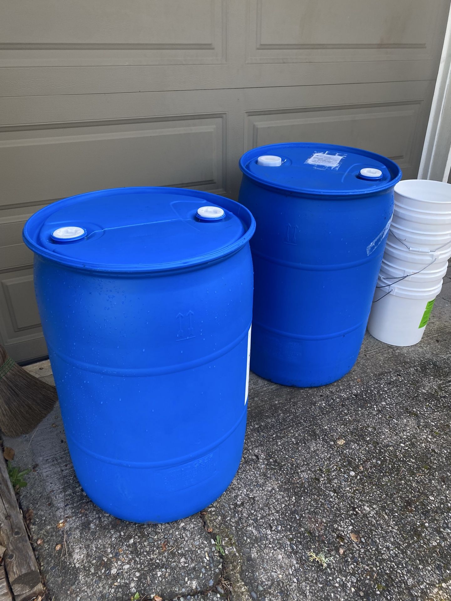 🛢️ 55 Gallon Food-Grade Plastic Drums / Barrels – Heavy Duty