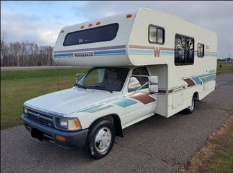 1995 Toyota Winnebago Warrior RV – Classic & Compact