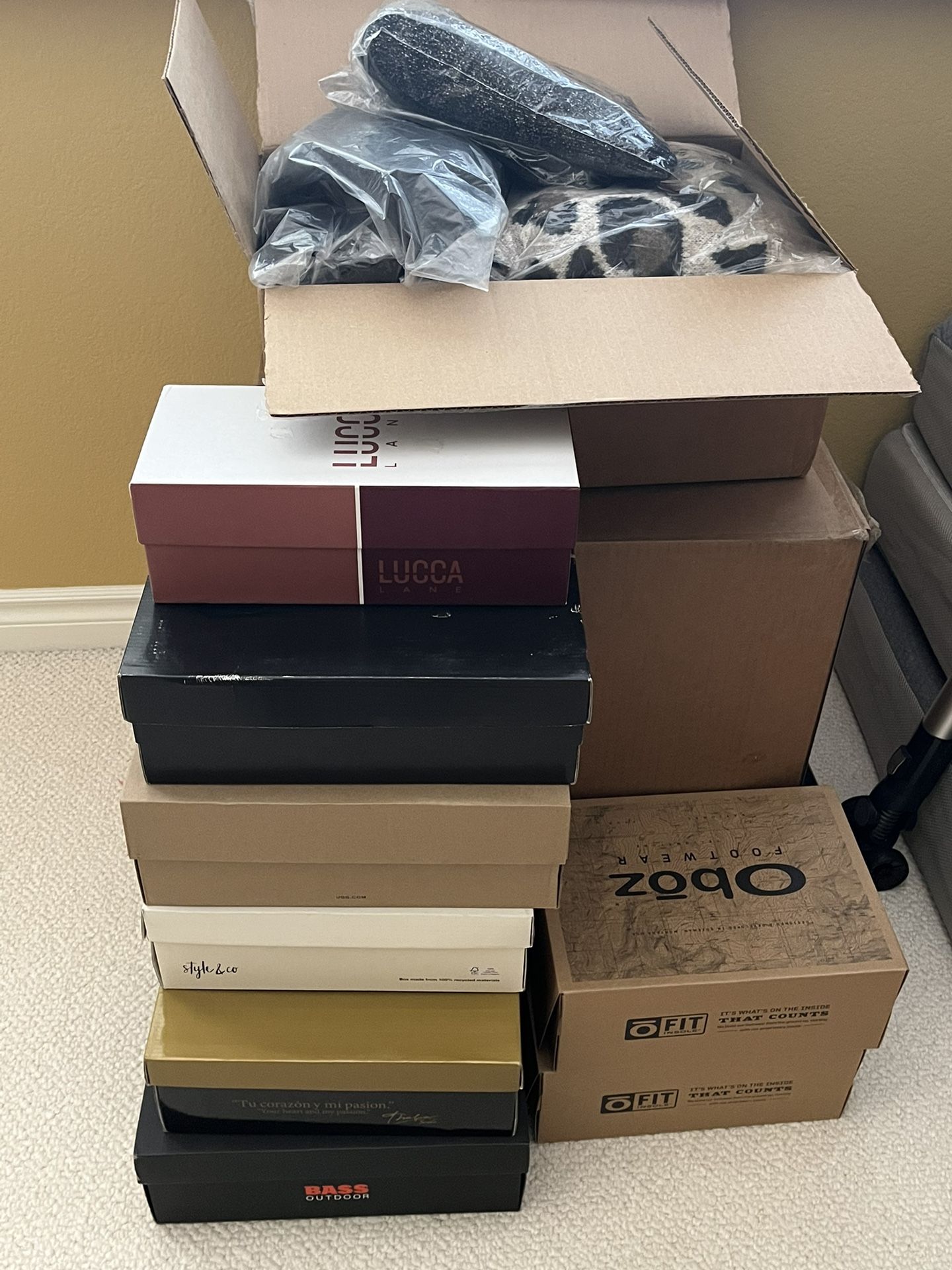 Wholesale Box 50+ Brand Name Clothes 8 Pairs Of Shoes for Sale in San  Diego, CA - OfferUp