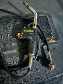 Bernzomatic TS4000 Trigger-Start Torch with a replaceable brass tip.