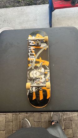 Jon Allie skateboard