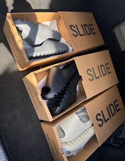 Yeezy Slide New