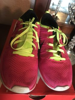 Women’s Nike’s in very good condition!!