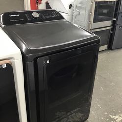 New Scratch And Dent Samsung Dryer. 1 Year Warranty 