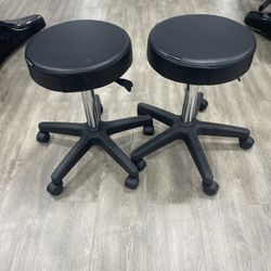 2 Skin Act Rolling Chairs 