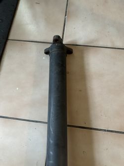 2010 C300 Mercedes Benz Rear Driveshaft.