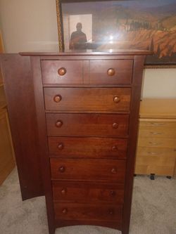 Dresser