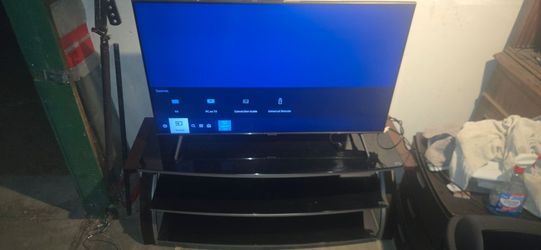 Samsung 50" 4k UHD smart TV with stand