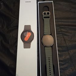 Galaxy 7 Watch Brand New In Box Charger