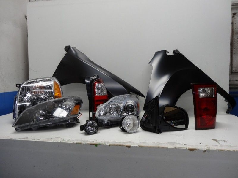 Headlights Corner lamps Tail Lamps for all Make and Models