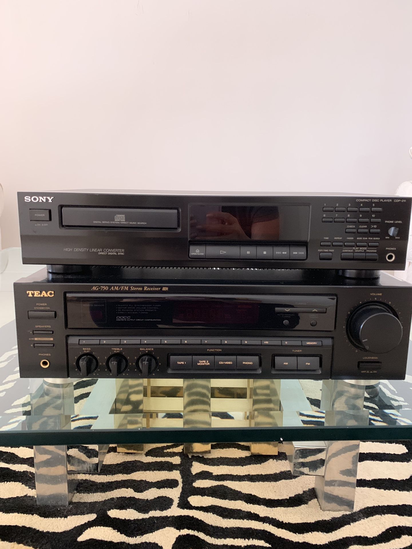 Vintage TEAC AG-750 AM/FM Stereo receiver /SONY compac disc Player CDR 211