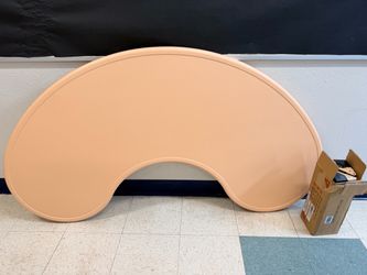 Half moon play table