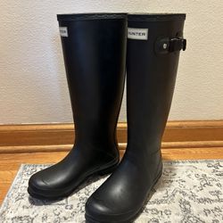 Women’s Hunter Rain Boots -- Size 7, Black