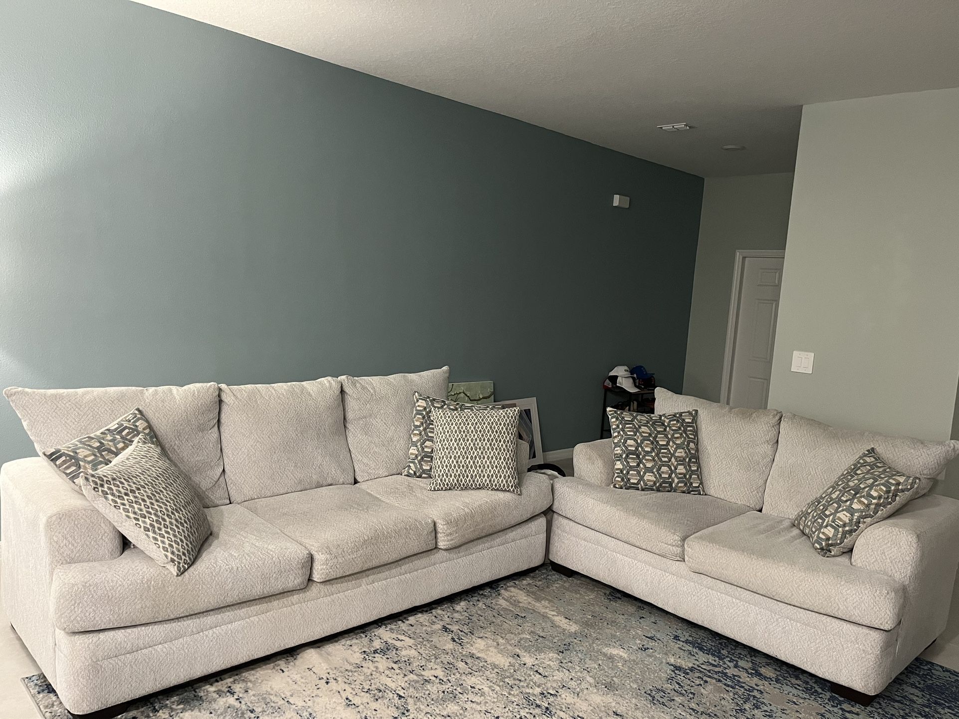 Couch set