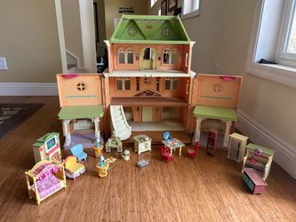 Toy playhouse with furniture
