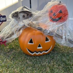 Halloween Custom Decor witch Brooms Flying Alone Skeletons With Pumpkin Head And Witch Hat