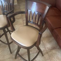 3 Barstool De Madera Con Piel