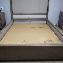 Queen Bed Like New Bought At City Furniture Less Than a Year Ago With 12" Memory Foam Mattress