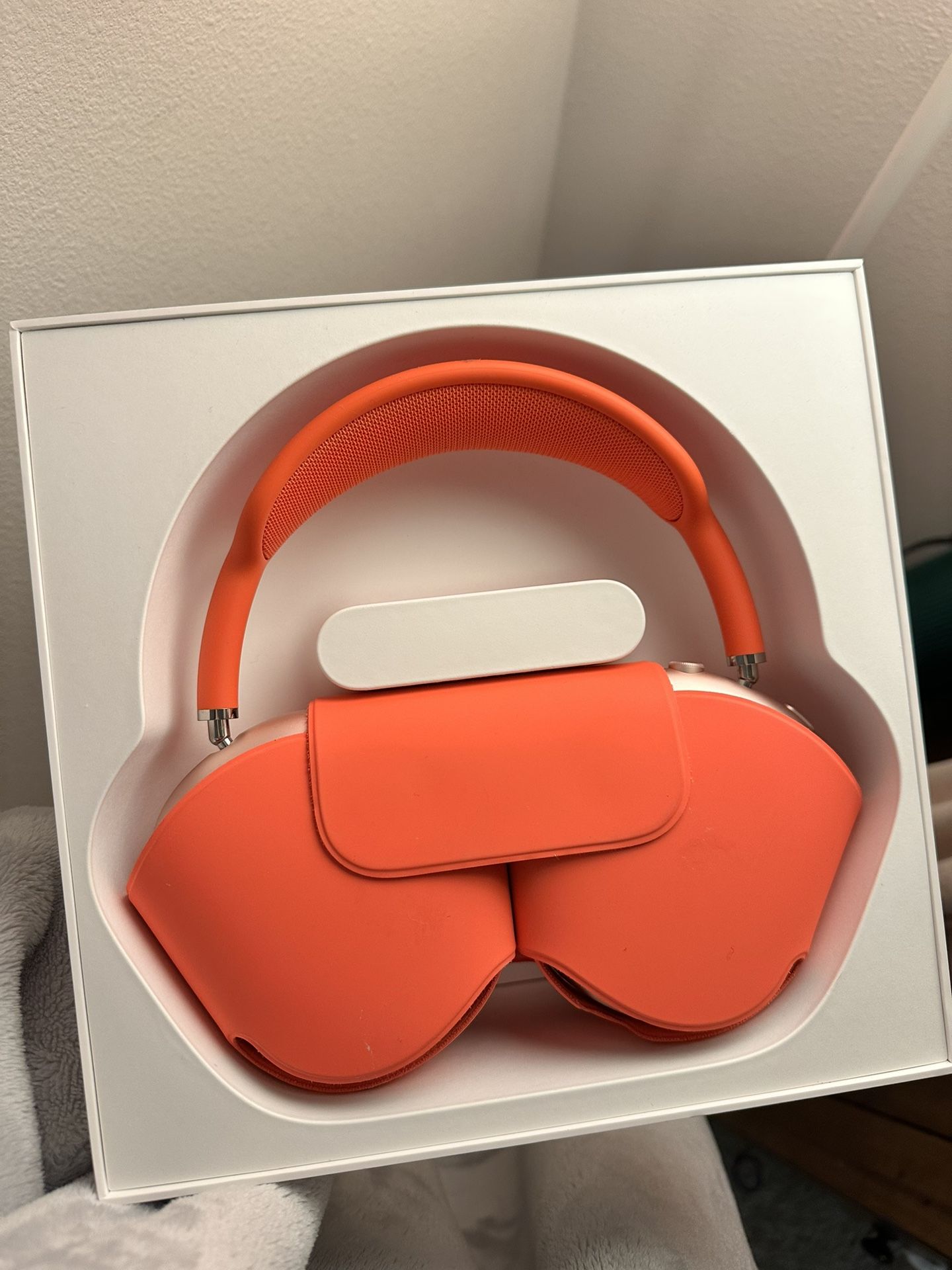 AirPods Max With Smart Case