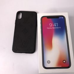 Apple iPhone X Unlocked for All Carriers 64GB Good Condition Fully Functional 