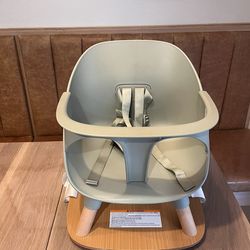 Lalo Booster Seat