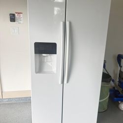 Refrigerator is really good condition