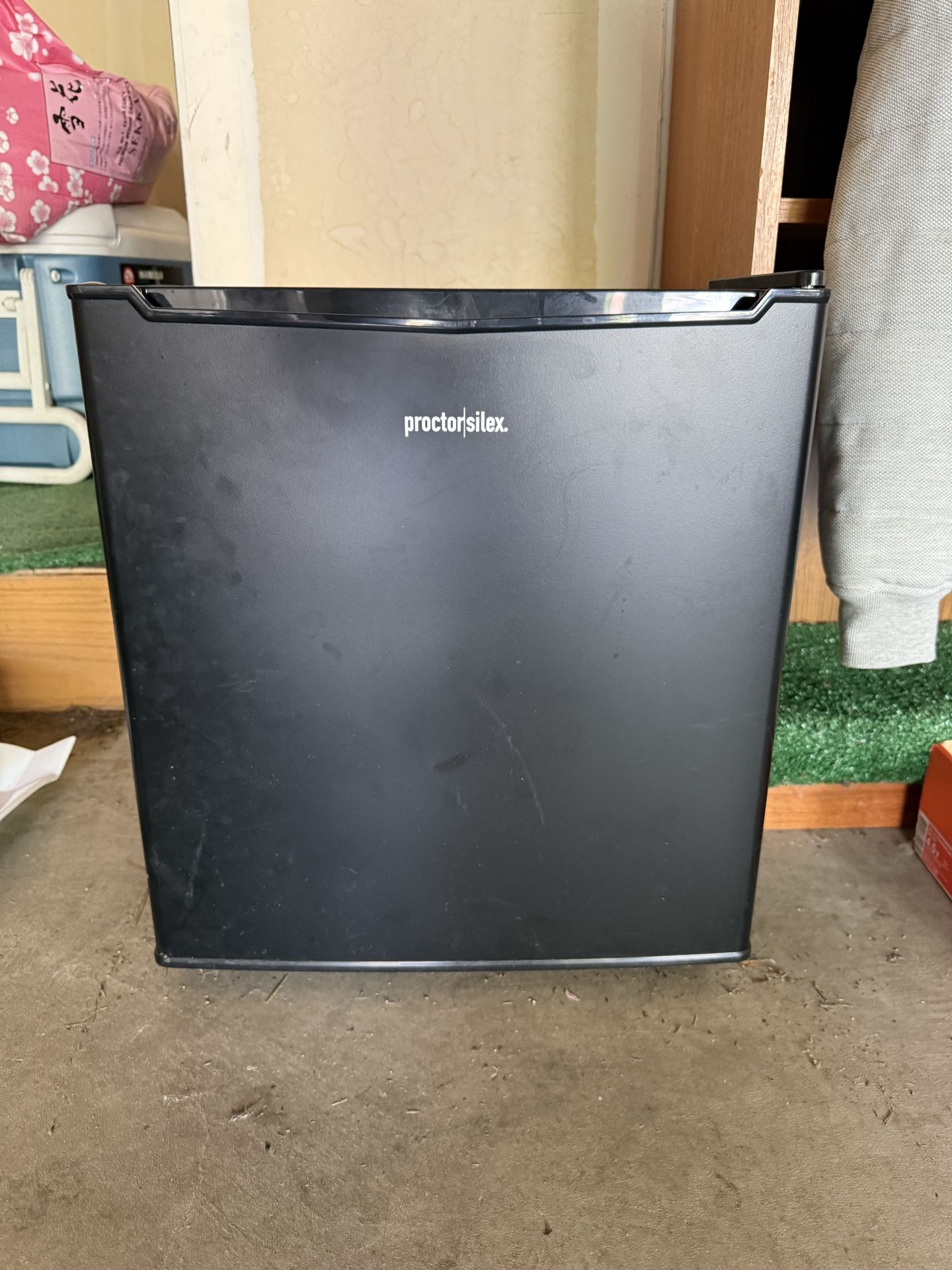Proctor Silex 1.7 Cu Ft Compact Refrigerator, Single Door Mini Fridge