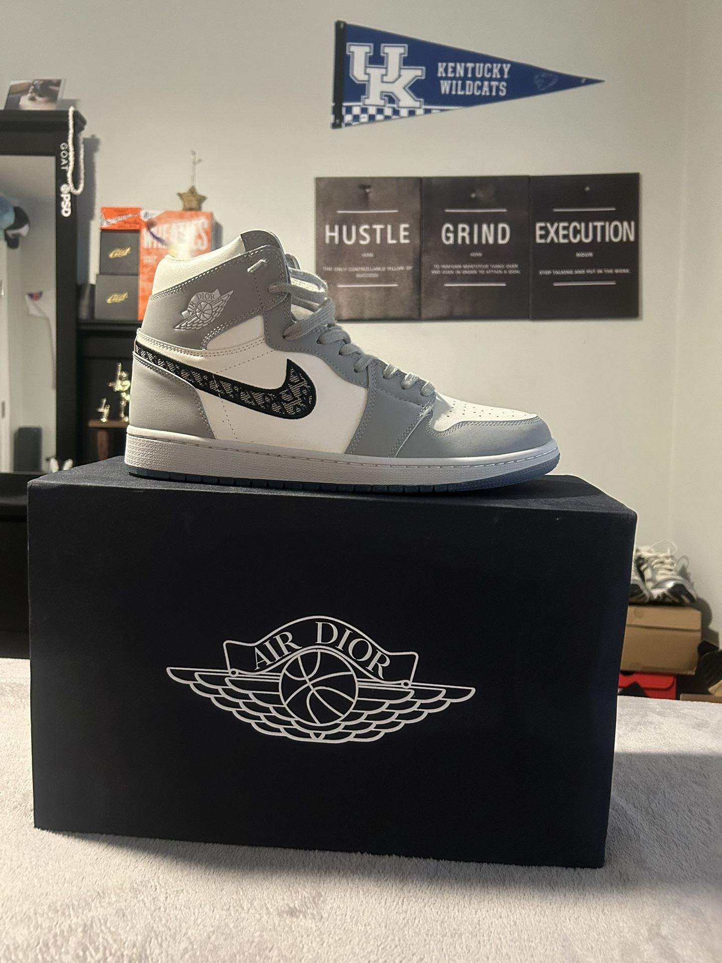 Air Jordan - 1 High Dior x |Grey| Men’s Size 12