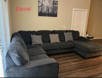 Tracling Slate Huge Sectional With Chaise ✨ Benchcraft Furniture ✨ Brand New,Comfy,Couch 