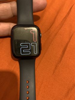 Apple watch serie 4 44mm GPS +cellular whit a charger