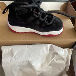 Brand New Velvet 4c Black & Red 4c Jordans