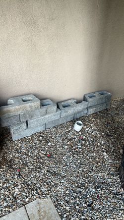 Retaining wall blocks