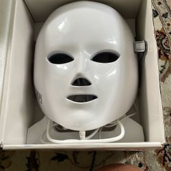 New In Box Newkey Red Light Therapy Mask