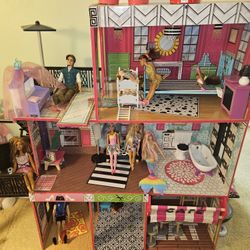 KidKraft Brooklyn Loft Wooden Dollhouse with 25 Accessories