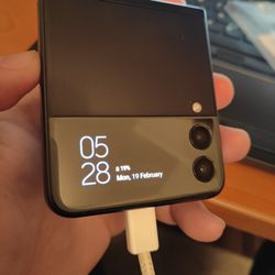 Sim Unlocked Samsung galaxy Z FLIP3 5g 128gb