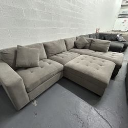 Thomasville Tisdale Modular Sectional 6-piece Boucle with Ottoman