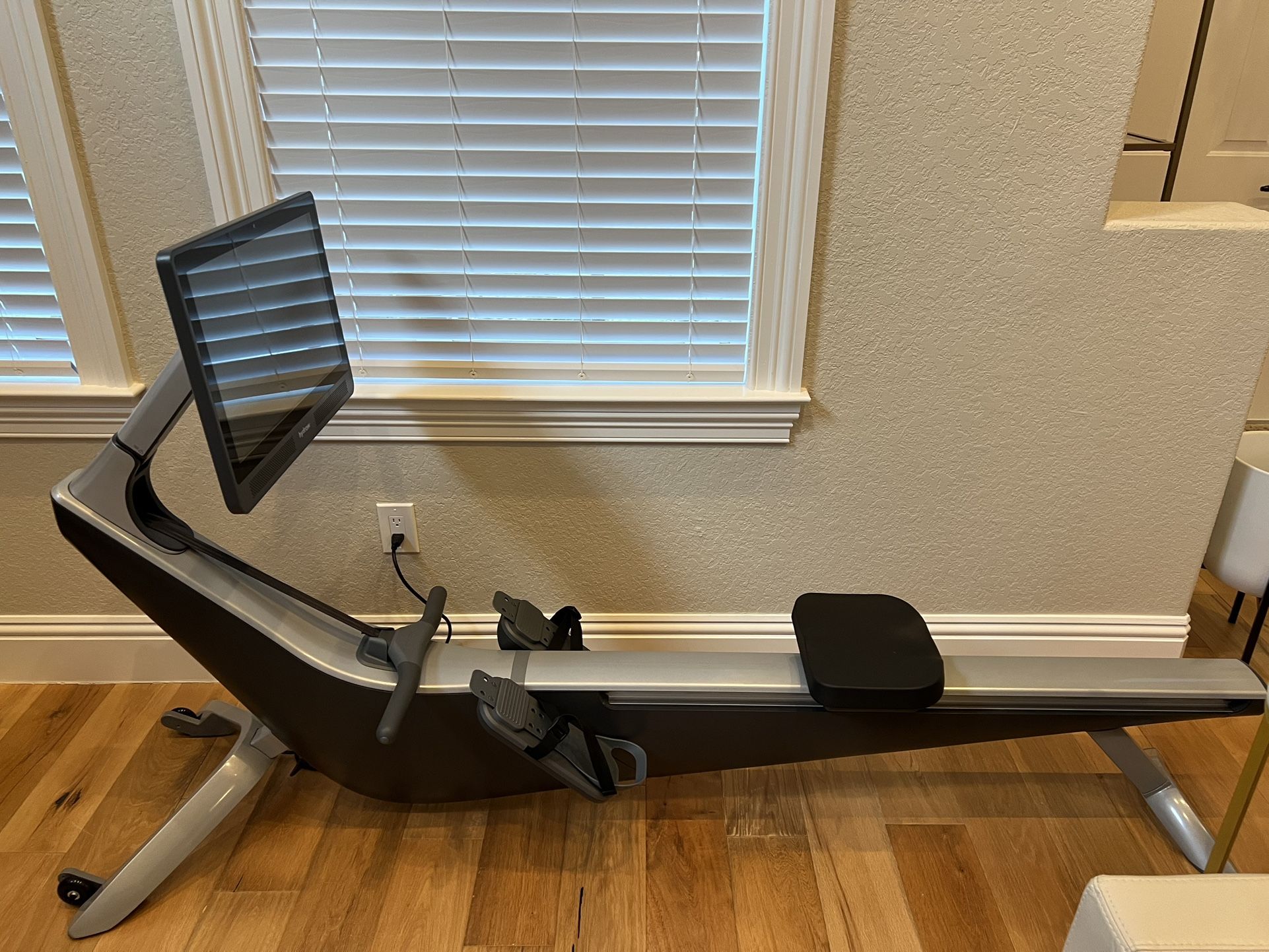 Hydrow Rower Rowing Machine Exercise Equipment Work Out With Mat