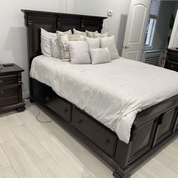 Mahogany Queen Size Bedroom Set