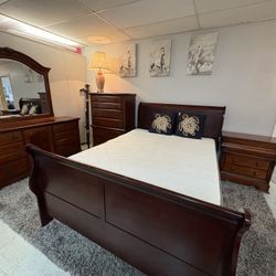 Wood Five-Piece Queen Bedroom Set  🌟$399.99